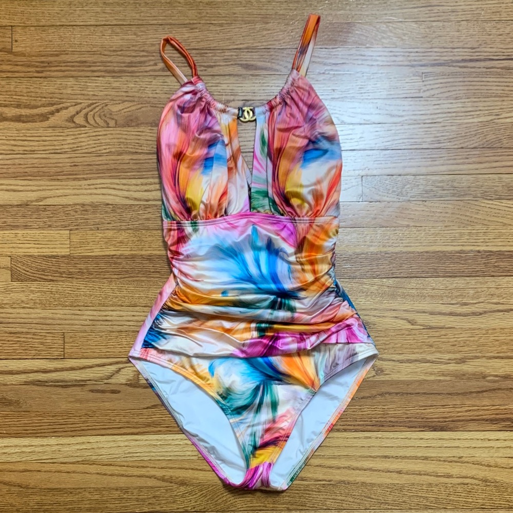 La Blanca swimsuit - high neck keyhole one piece bathing suit size 6 feathers